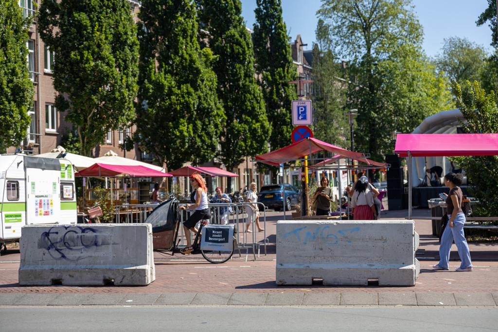Amsterdam heeft betonnen afzettingen geplaatst.