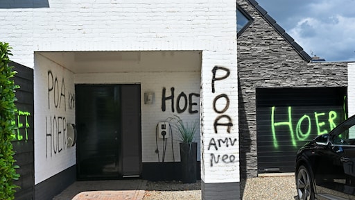 Vrouw vernielde protestborden azc Engelen, mannen mishandelden haar