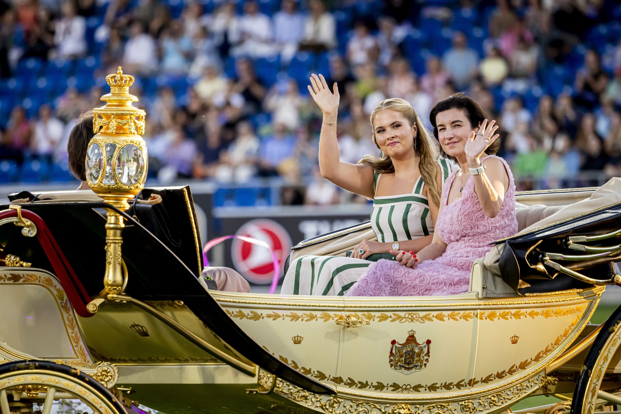 Prinses Amalia maakt entree in Crème Calèche 