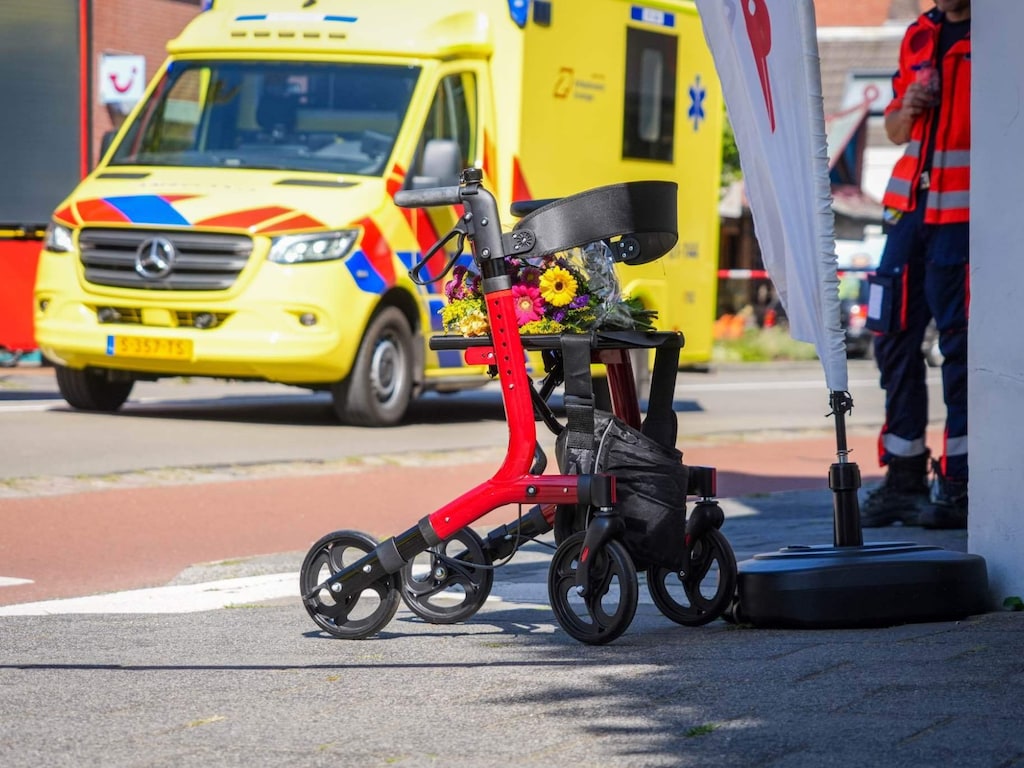 81-jarige voetganger overleden na aanrijding met vuilniswagen in Groningen