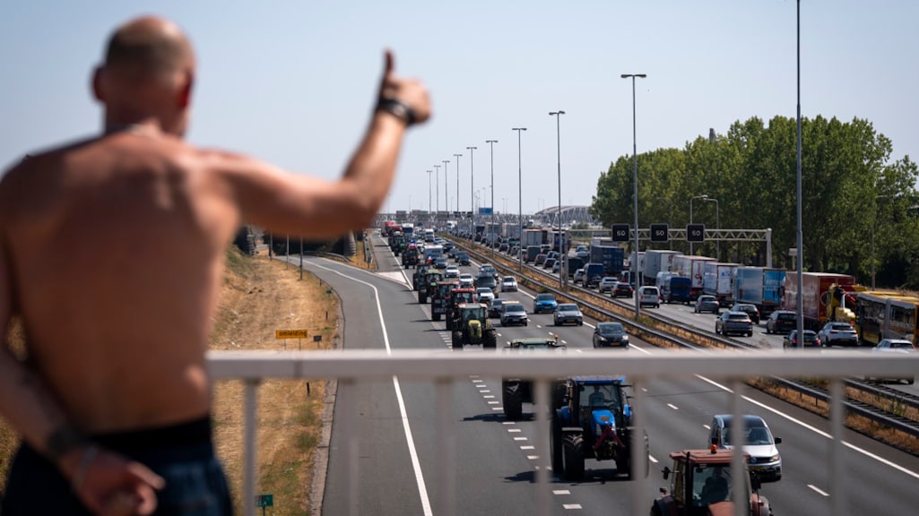 Politie: wel degelijk geprobeerd om tractoren van snelweg te weren