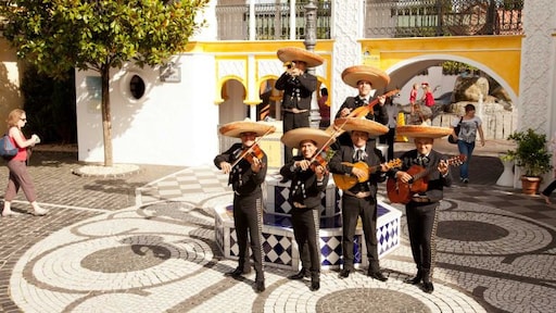 Te Mexicaans? Bezoeker Duits pretpark klaagt over 'Spaans' thema