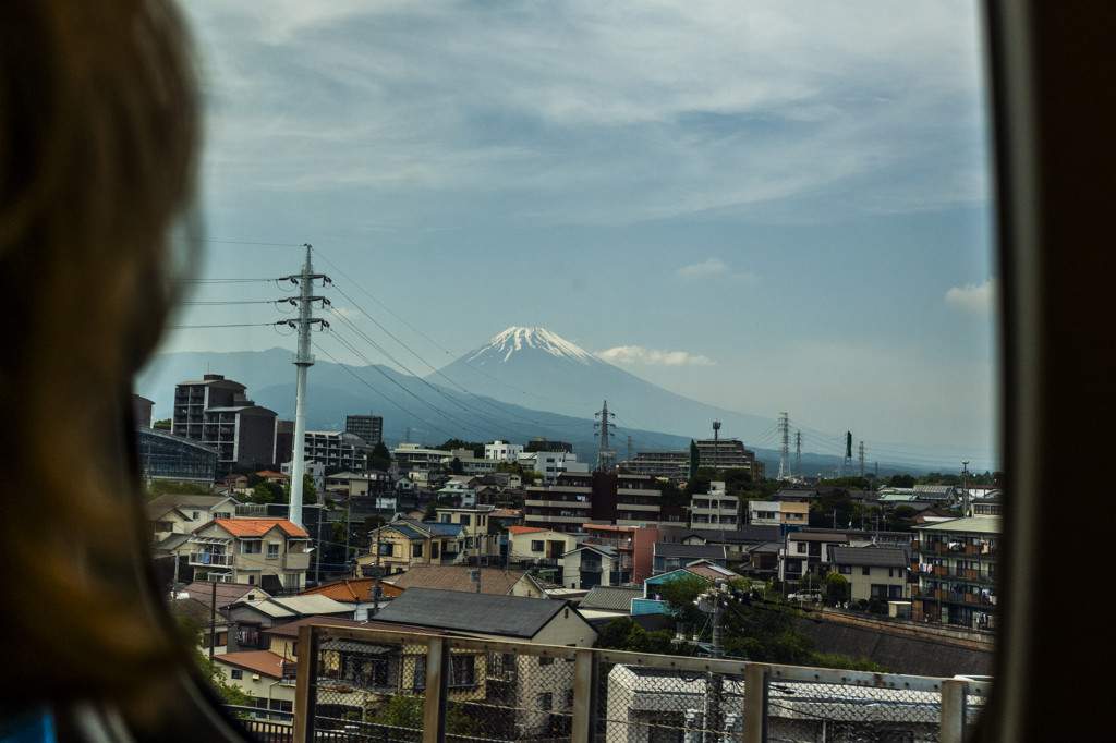 Man laat vermoeid zoontje (7) alleen achter op grote hoogte op Mount Fuji 