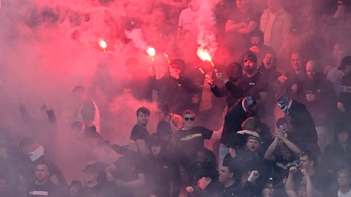 KNVB onder druk na vuurwerkincident: 'Dit kunnen we niet accepteren'