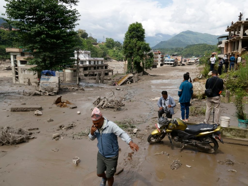 Honderden vermisten Nepal na zware overstromingen, nog onduidelijkheid over Nederlandse slachtoffers