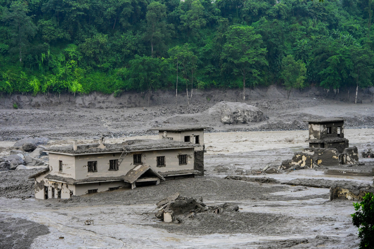 Dodental ramp Nepal en Tibet loopt verder op, meer dan 1300 vermisten