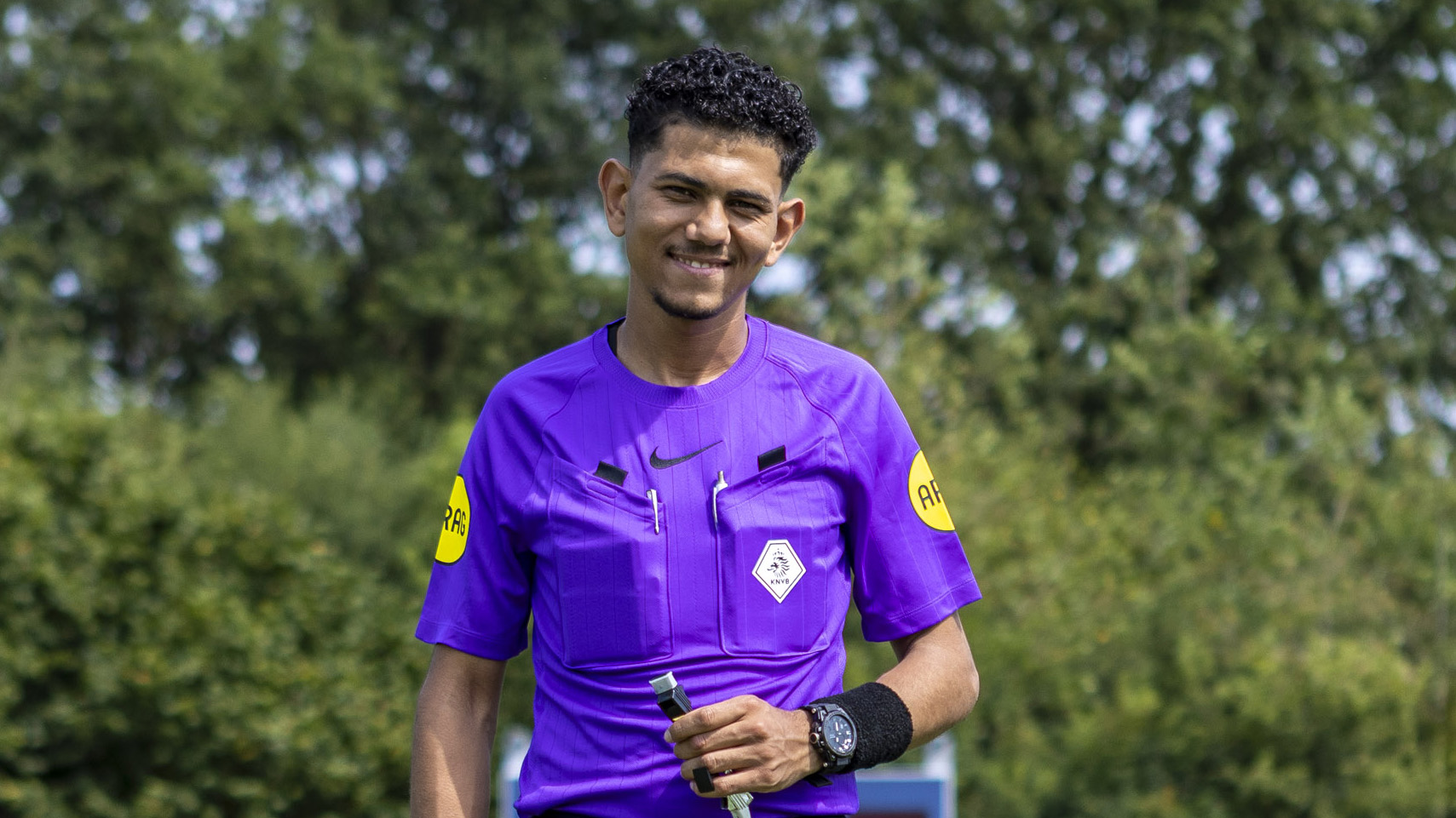 Mumin vluchtte uit Syrië, fluit nu in Achterhoek: 'Einddoel is Champions League'