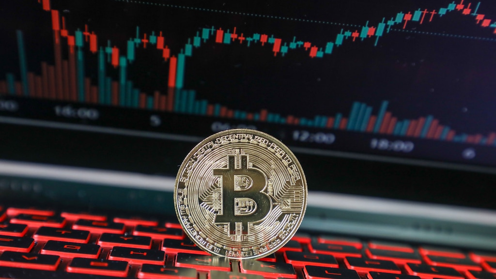Image for the article: Vrouw (77) verliest ruim vier ton aan cryptovaluta, verdachte aangehouden