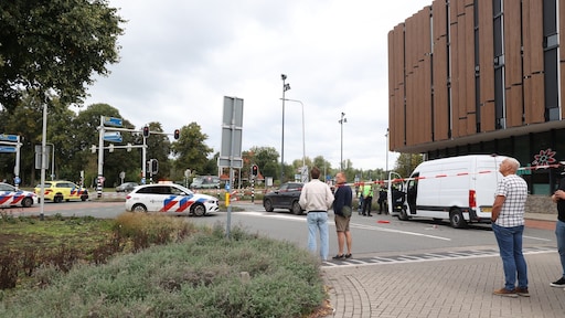 Man neergestoken na verkeersongeluk in Grave, verdachte op de vlucht