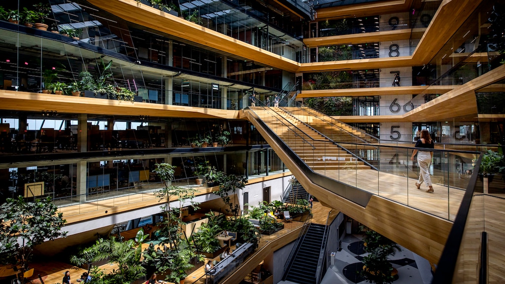 Luxe kantoren moeten werknemers (terug) naar de werkvloer lokken