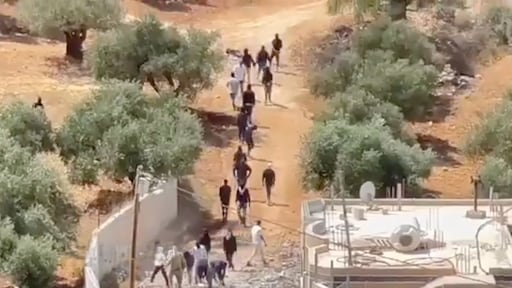 Kolonisten vallen Palestijns dorp aan, NBC News-team ook doelwit
