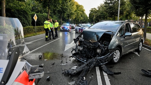 Tilburger onder invloed ramt andere auto's tijdens vlucht voor politie