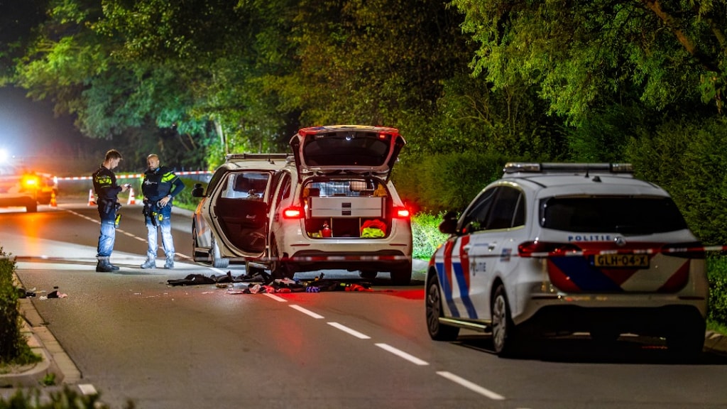 Persoon overleden bij schietpartij in Overasselt, twee agenten naar ziekenhuis