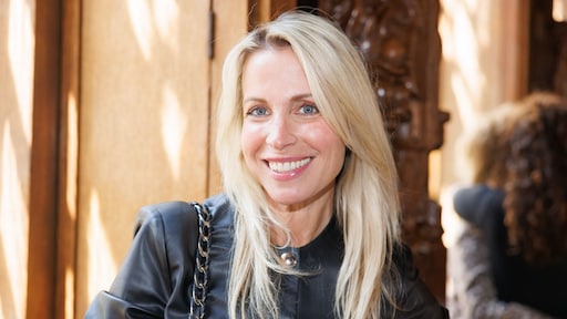 Vivian Reijs verklapt hoe ze haar 'glow' behoudt richting haar vijftigste