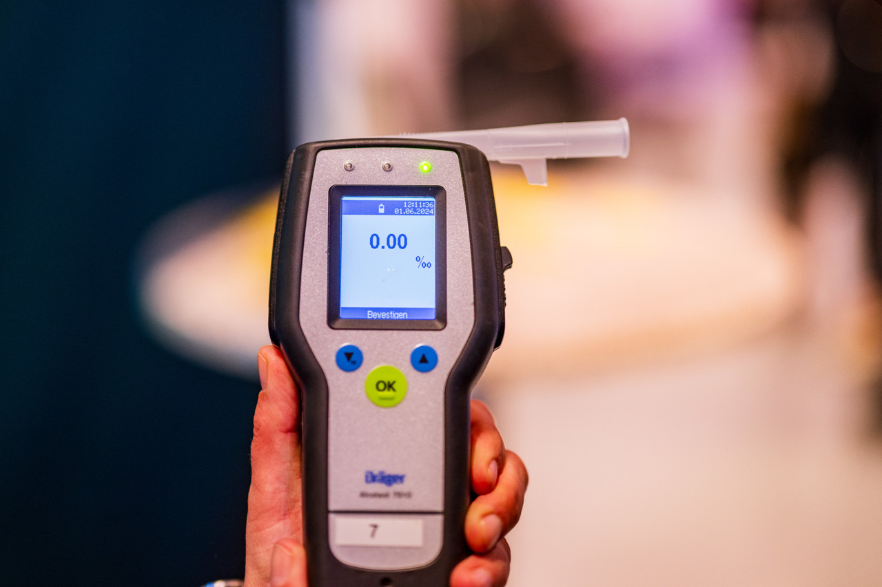 Vier bemanningsleden Schiphol betrapt met te hoog alcoholpromillage