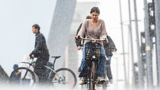 Vandaag regen en wind, zondag en maandag bijna 30 graden