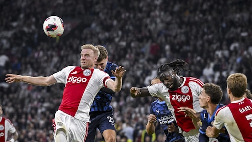 PSV behaalt zege op Ajax met 1-3 in eerste topper van het seizoen