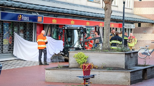 Kind overleden bij aanrijding met veegwagen in Leeuwarden