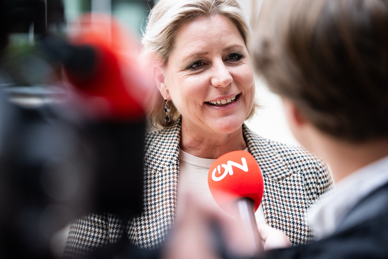 Minister Letschert wil Ongehoord Nederland uit publieke bestel zetten