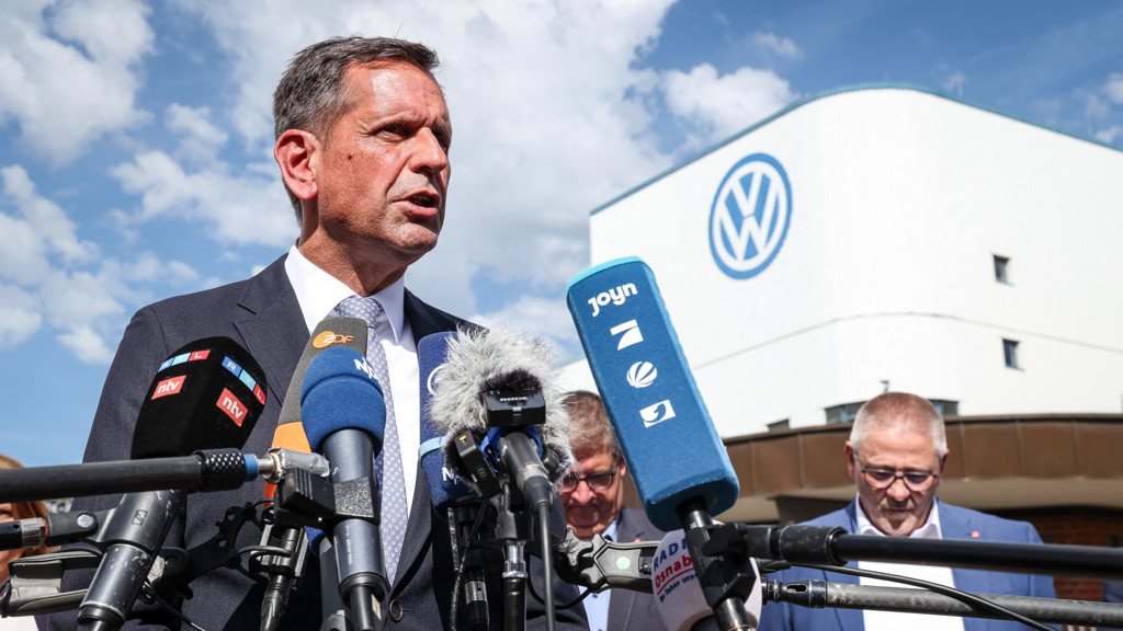 Van cabrio's naar luchtafweer: Volkswagen-fabriek ontsnapt aan sluiting
