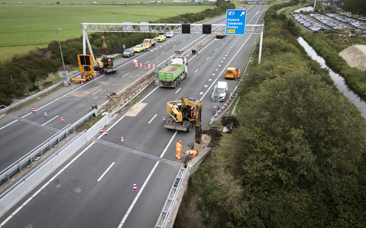 Brug A28 afgesloten voor reparatie: Rijkswaterstaat bezig met herstel