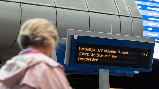 Vandaag de hele dag bijna geen treinen en bussen door ov-staking