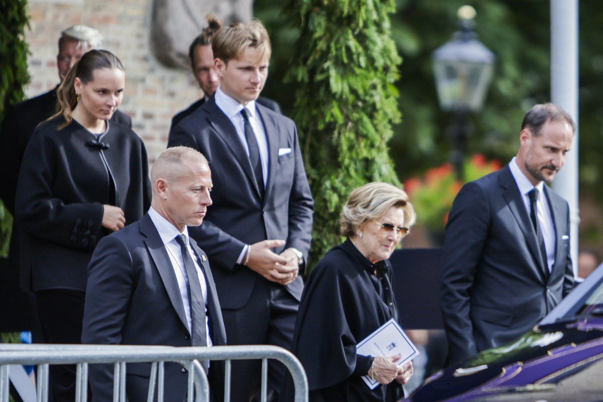 Noors koningshuis vertrekt naar Oslo voor uitvaart Harald