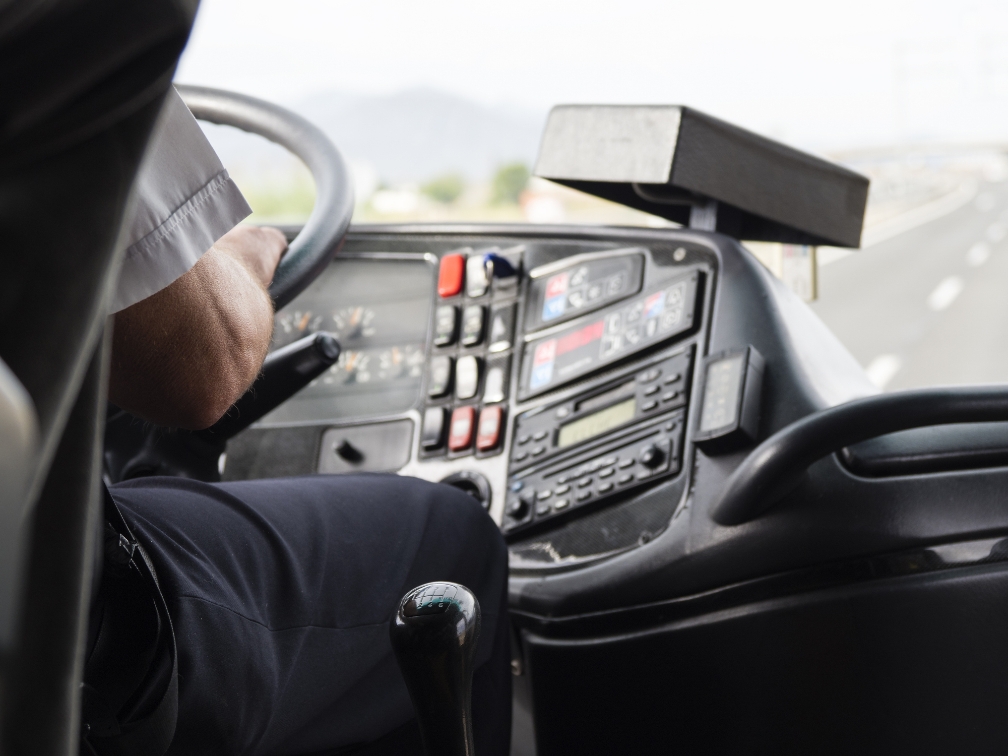 Man maakt dollemansrit met gestolen bus in Ierland: 'Wonder dat er geen dode is'