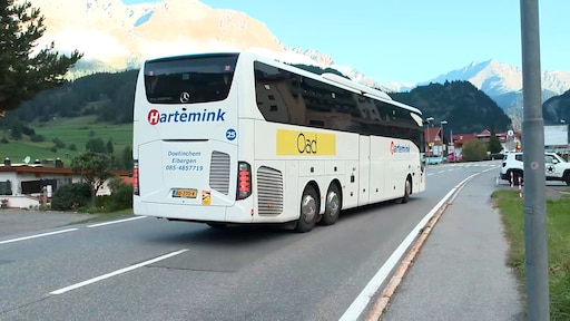 Eerste Nederlanders na busongeval Zwitserland onderweg naar huis
