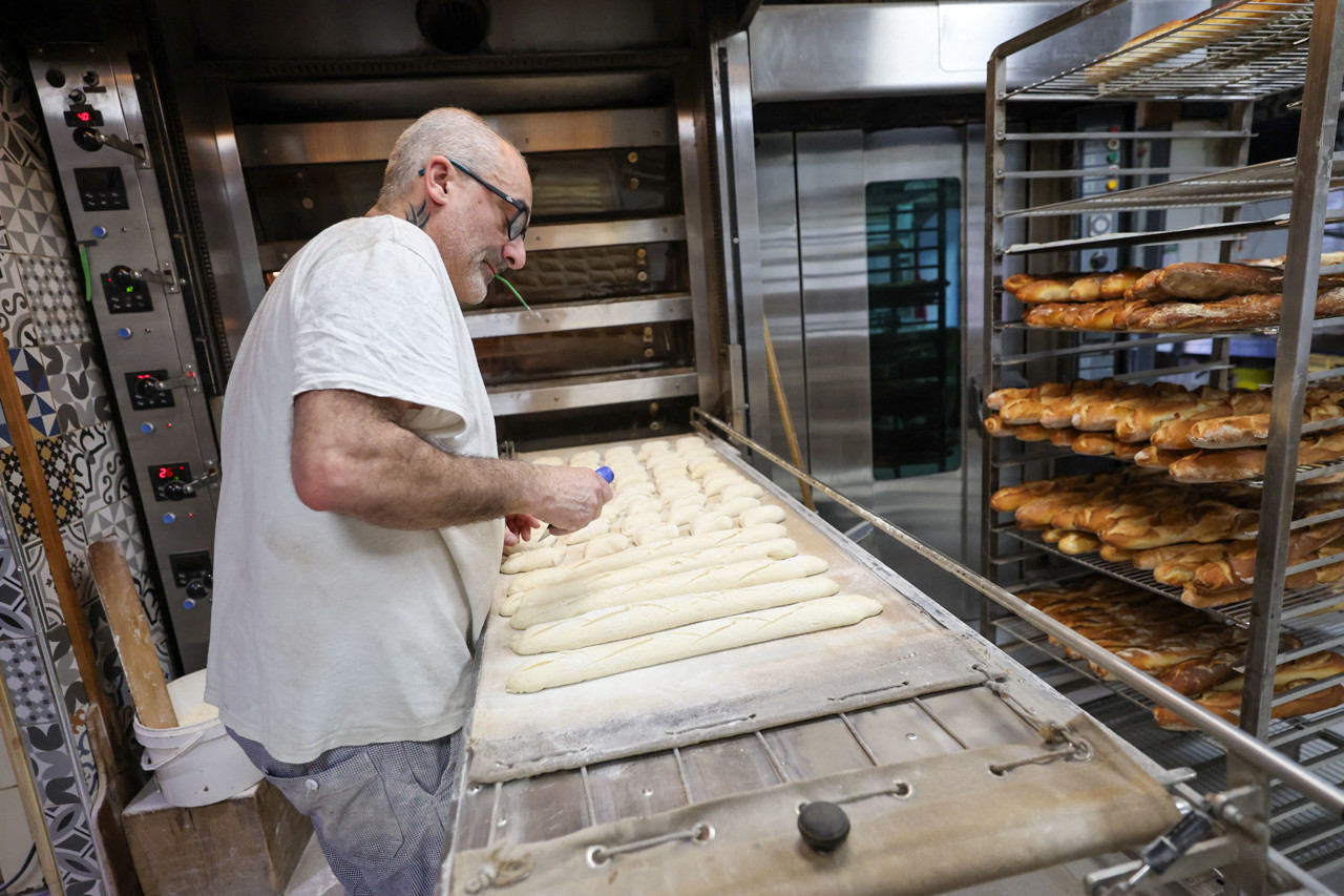 22 euro voor één brood: bakker Wim slaat kritiek van zich af
