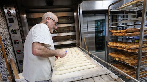 22 euro voor één brood: bakker Wim slaat kritiek van zich af