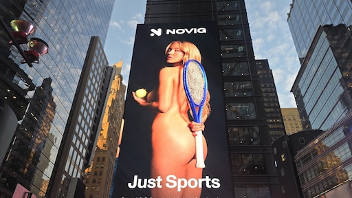 Sportwereld woedend om gokreclame met naakte Sydney Sweeney