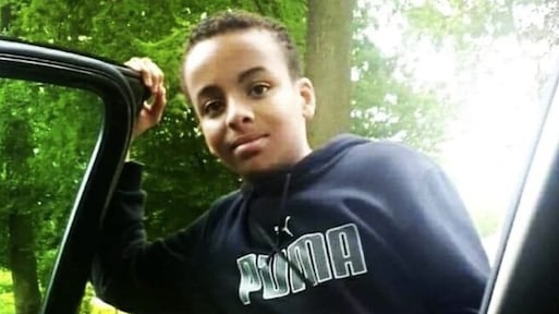 Jairon (14) lag weken dood in zijn bed, moeder werd buiten de deur gehouden