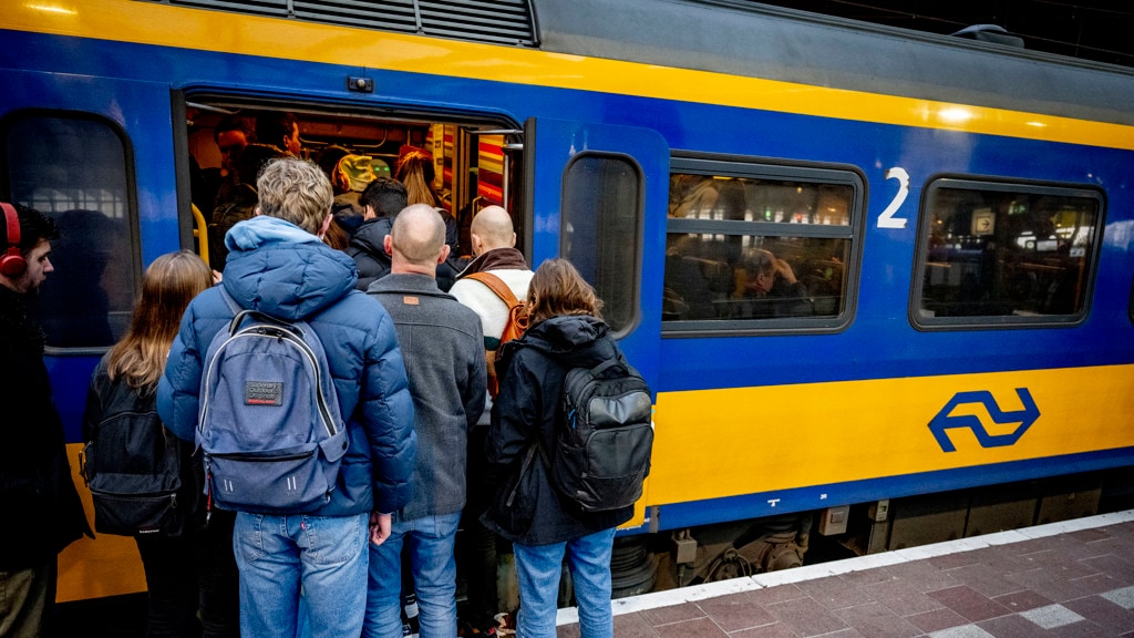 Treinverkeer in Midden- en Noord-Nederland ontregeld door storing