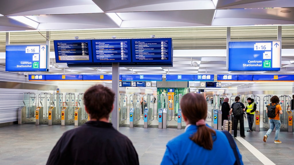 Grote storing op spoor door sabotage, buizen bewust aan spoor vastgemaakt