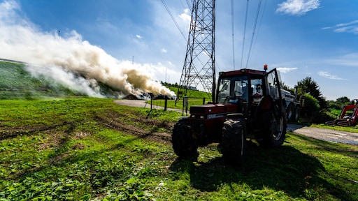 Zeven mensen aangehouden na brandje langs A2 bij Breukelen