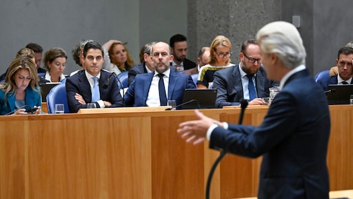Wilders tegen Jetten: 'Uw eigen ministers steken u drie dolken in de rug'