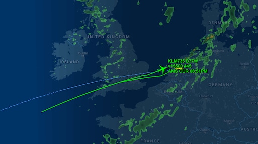 Powerbank vat vlam, KLM-vliegtuig maakt rechtsomkeert boven oceaan