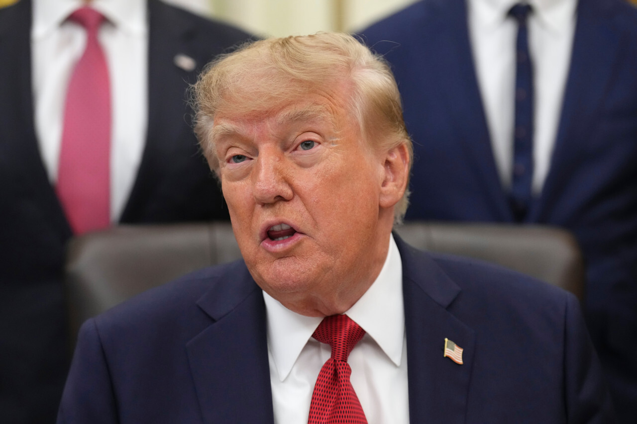 Trump weert CNN en andere media uit het Witte Huis om 'nepnieuws'