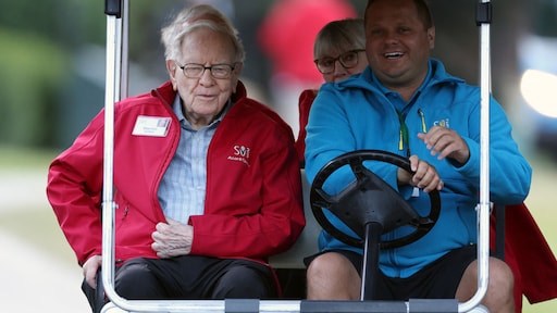 Superbelegger Warren Buffett (96) neemt afscheid van Berkshire Hathaway