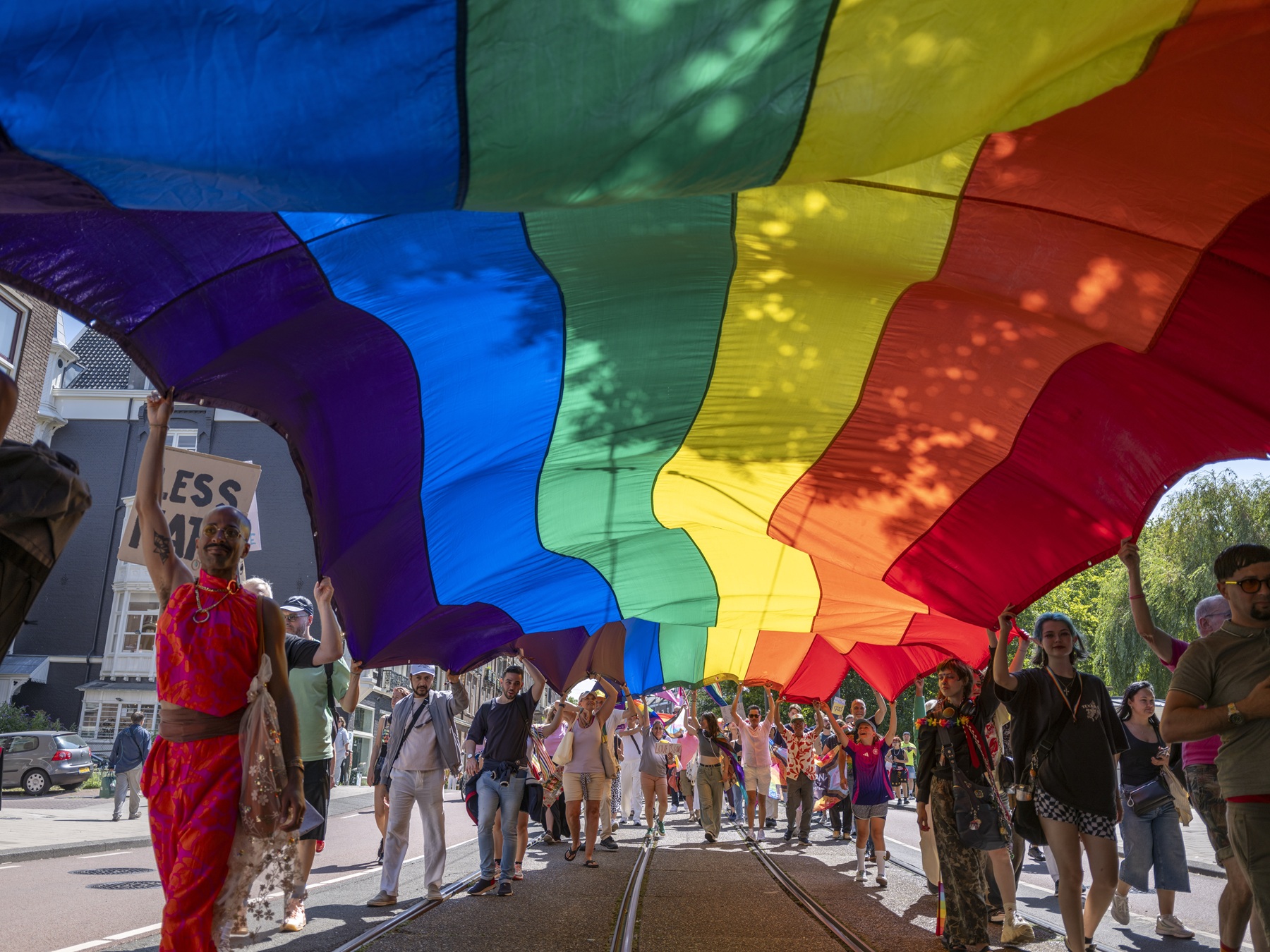 Acceptatie homoseksualiteit onder jongeren sterk gedaald: 'Enorm zorgwekkend'