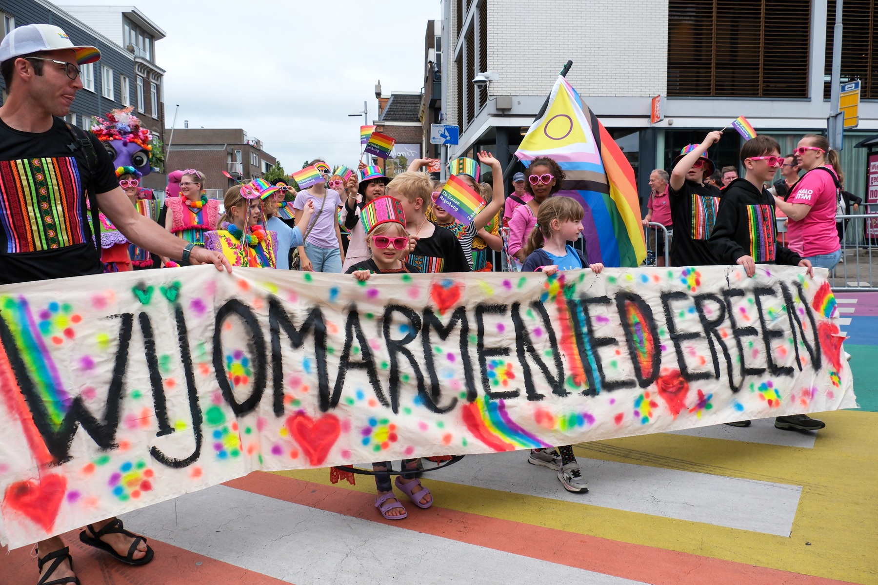 Homo-acceptatie daalt hard onder jongeren, dit kun je als ouder doen