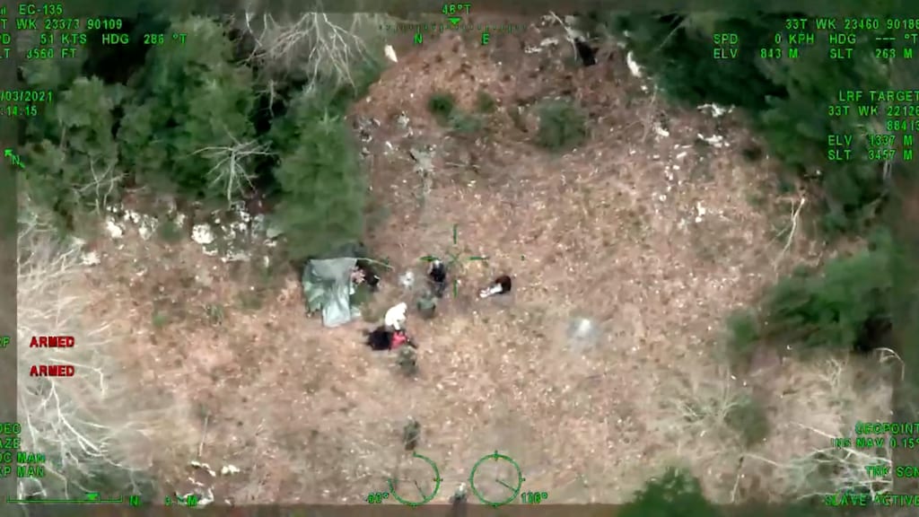 Luchtbeelden van het grensgebied tussen Kroatië en Bosnië en Herzegovina. Hier proberen migranten te voet illegaal de grens over te steken.