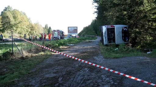 Bus vol Filipijnse toeristen crasht in Duitsland: 2 doden en 22 gewonden