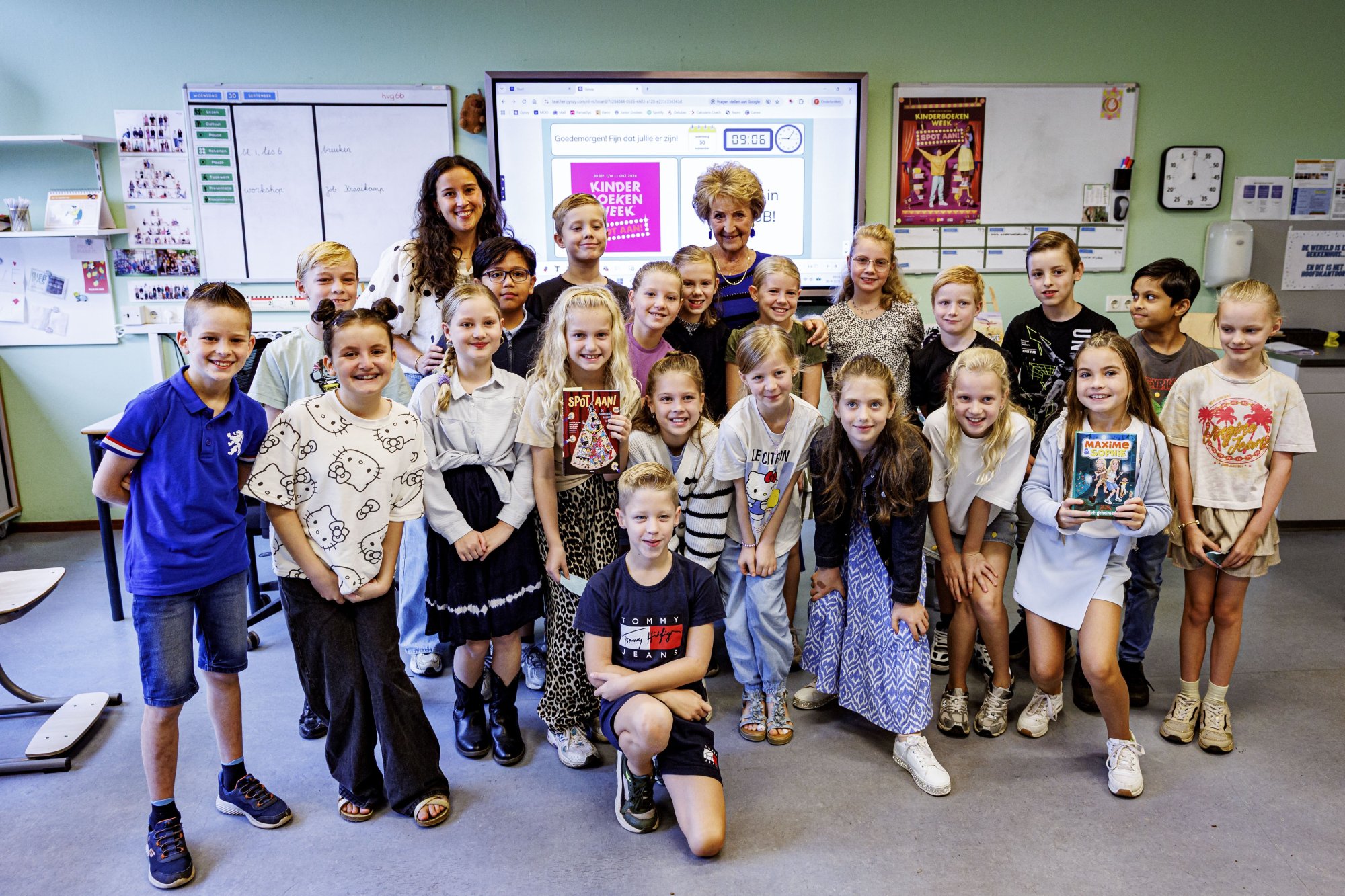 Prinses Margriet duikt met basisschoolkinderen in de boeken: Kinderboekenweek is officieel van start