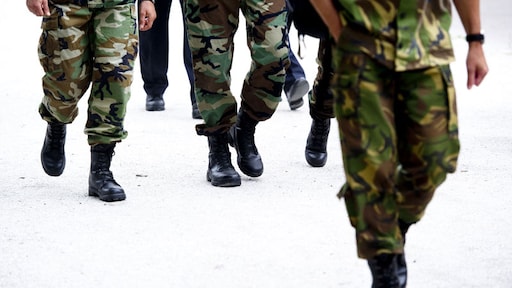 Barakken onbewoonbaar, Defensie brengt militairen onder in hotels