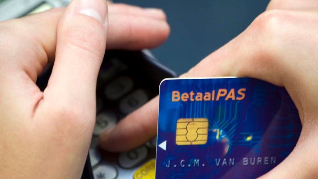 Pinstoring voorbij, vooral problemen bij tankstations