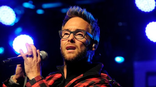 Charly Luske krijgt persoonlijke tattoo van Tanja Jess