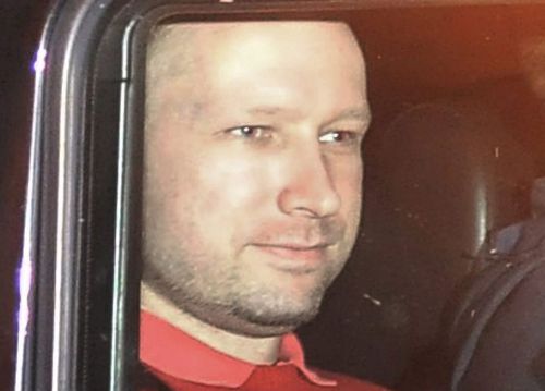 Massemorder Anders Breivik skiftet navn til Fjotolf Hansen