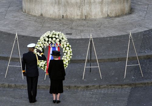 Schrijver omstreden 4 mei-gedicht wilde niemand kwetsen